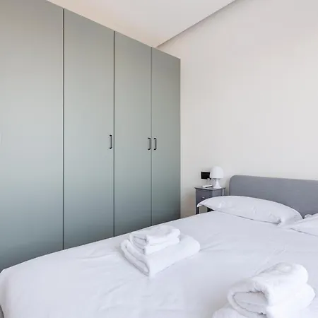 Guesthost - Milano Renovated Studio Apts-3
